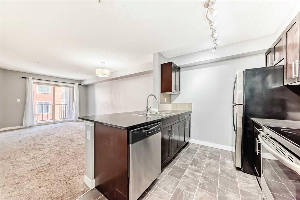 Additional image 5 of 4304-403 Mackenzie Way SW, Airdrie, AB, T4B 3V7