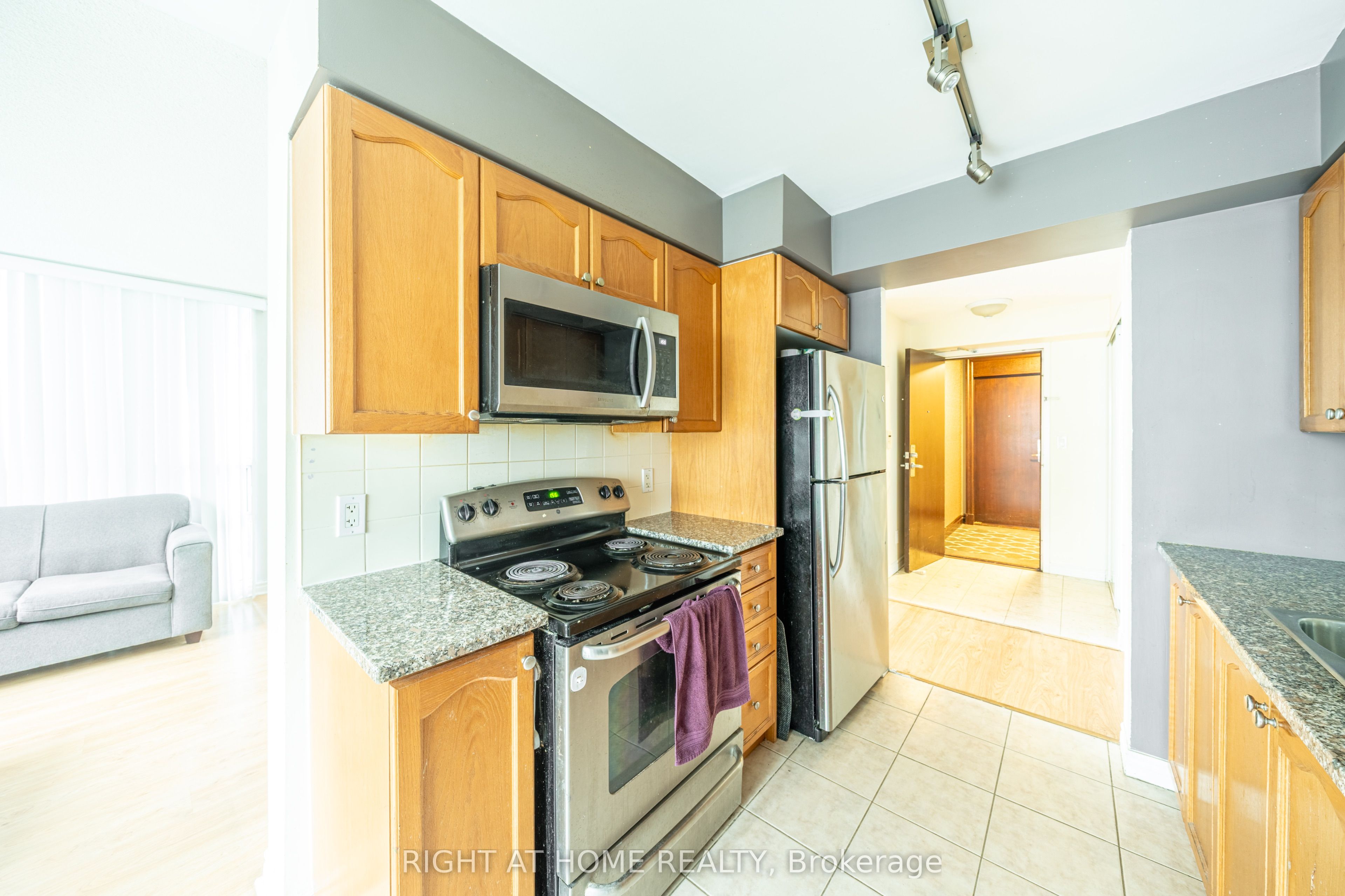 Additional image 6 of 711-335 Rathburn Road W, Mississauga, ON, L5B 0C8
