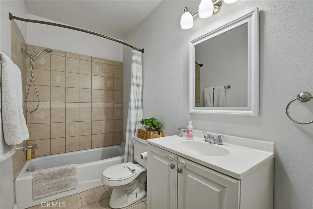 Additional image 14 of 661 W 6th St Unit B, Tustin, CA 92780