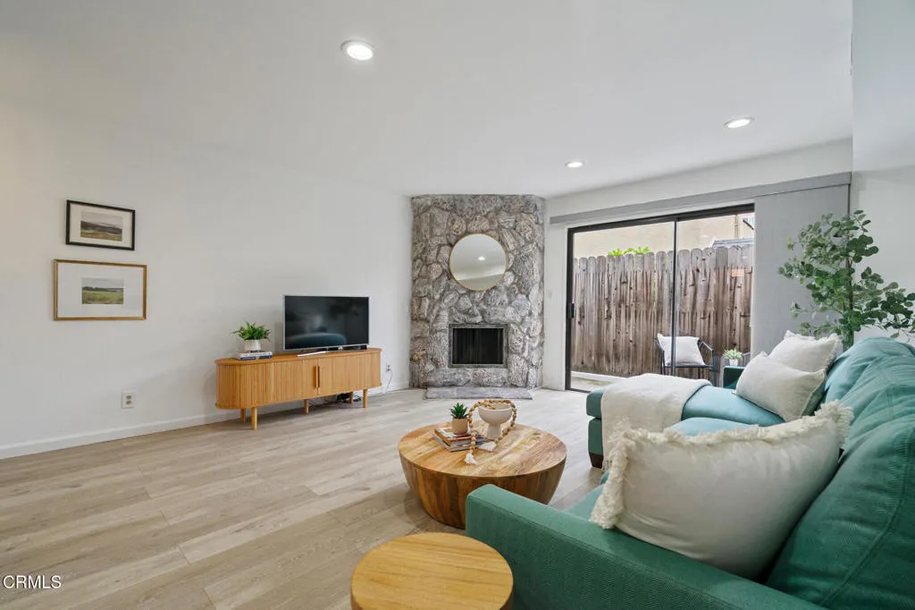 Additional image 5 of 544 E Magnolia Blvd Unit D, Burbank, CA 91501