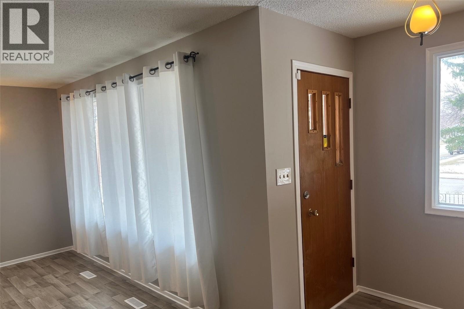 Additional image 8 of 802 Princess Street, Regina, SK, S4T3X9