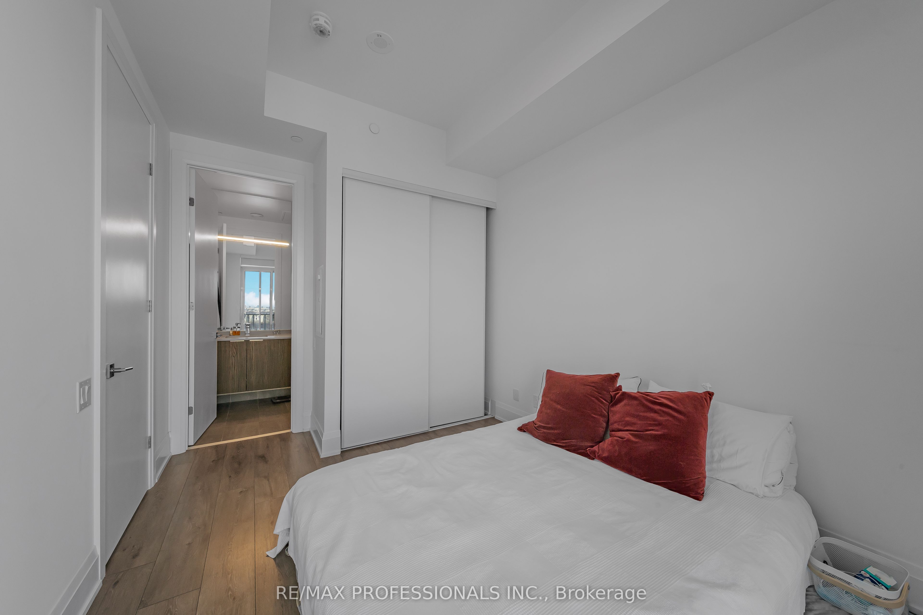 Additional image 2 of 2005-20 Brin Drive, Toronto, ON, M8X 1Y6