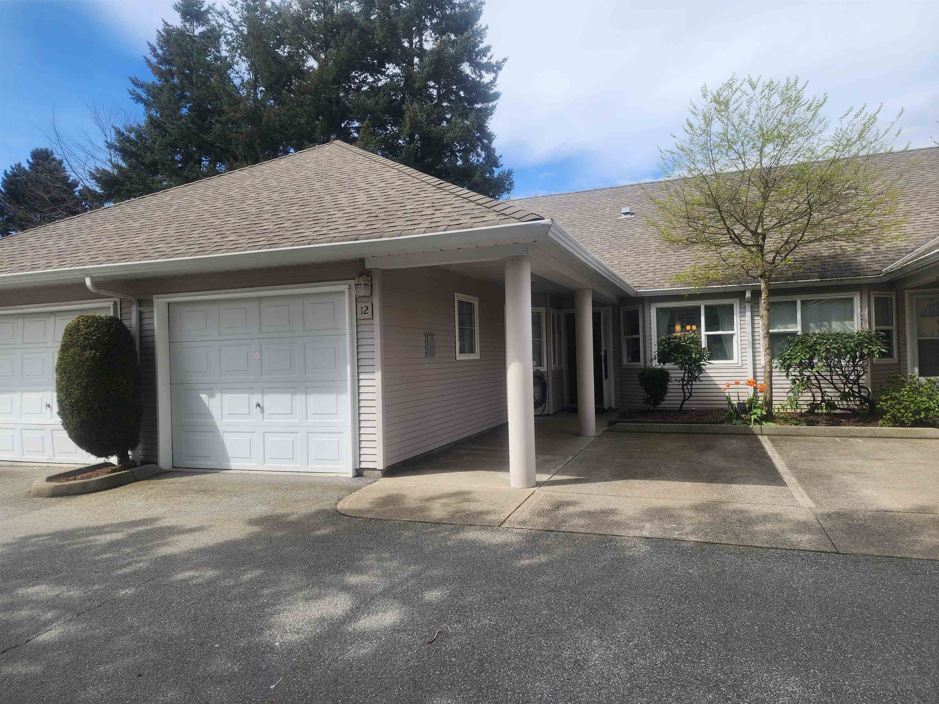 12-7127 124 Street, Surrey, BC, V3W 3W9
