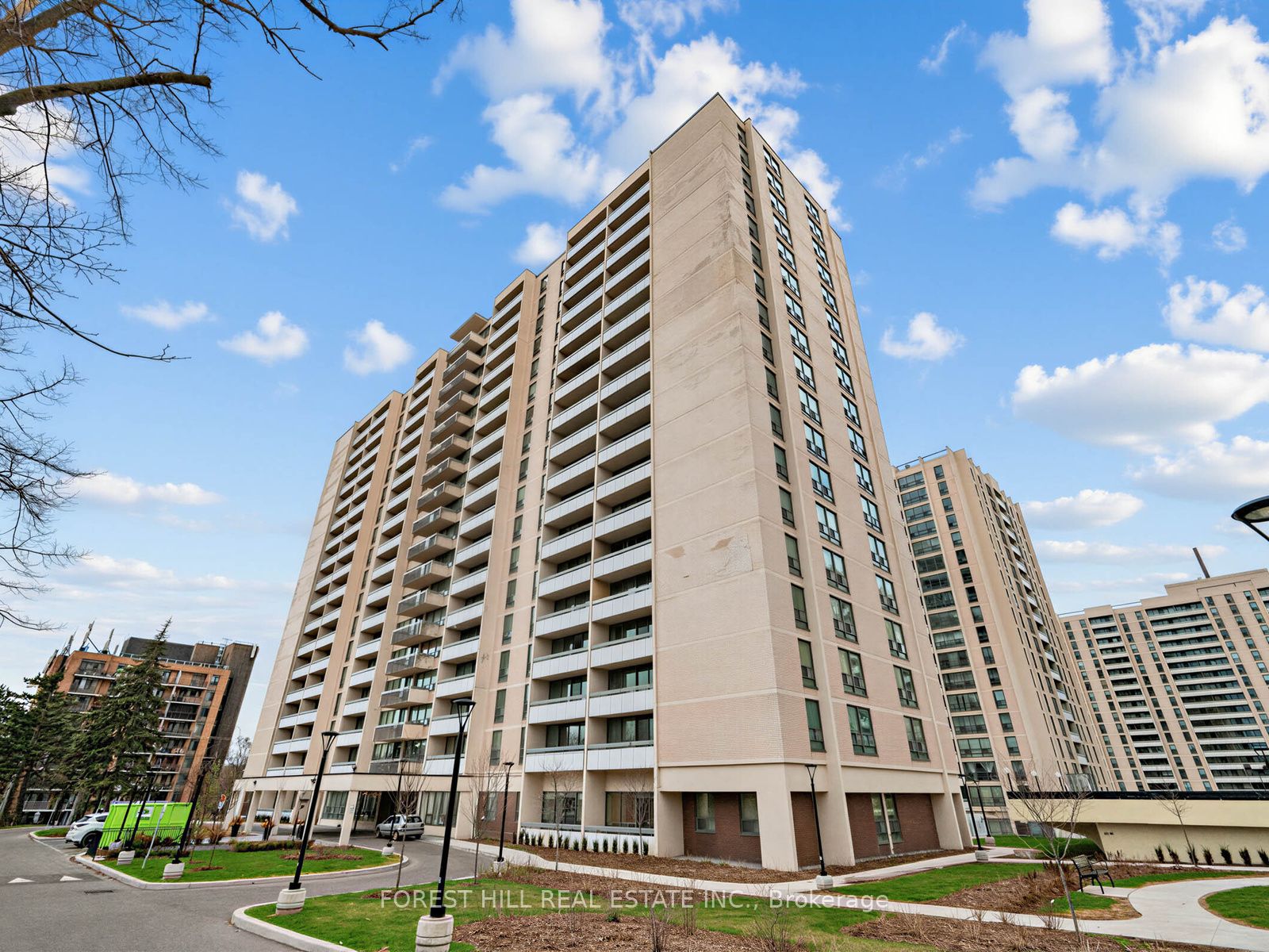 114-140 Elm Ridge Drive, Toronto, ON, M6B 1B1