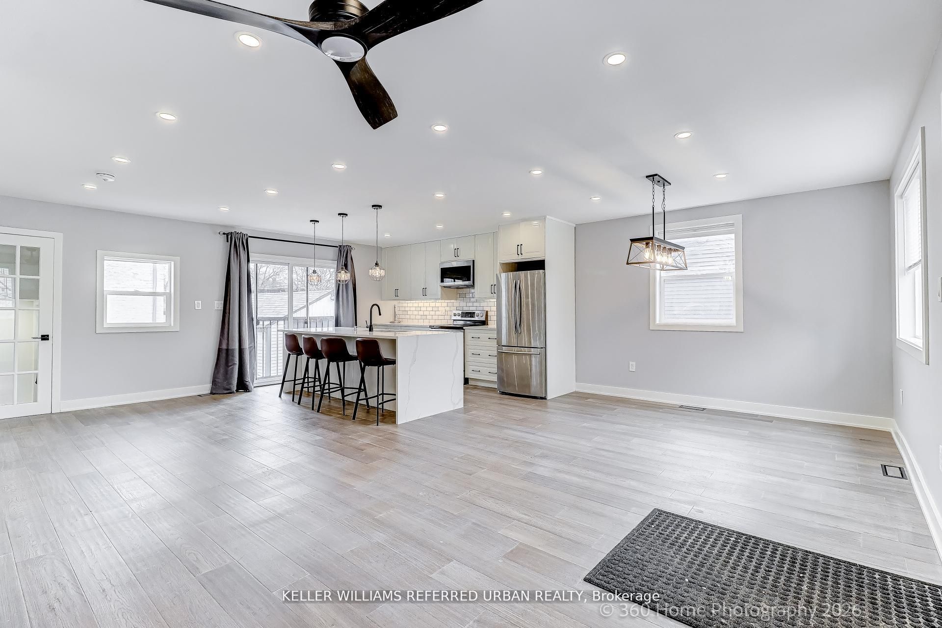 Additional image 5 of 1-84 Foch Avenue, Toronto, ON, M8W 3X6