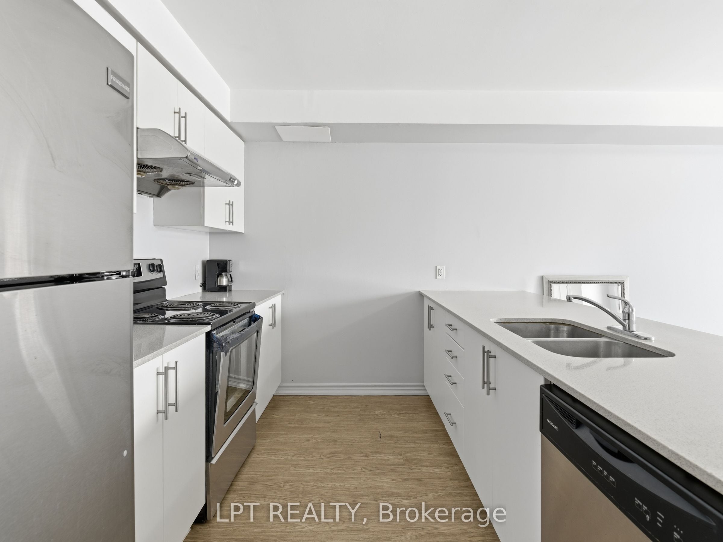Additional image 2 of 4-244 Penetanguishene Road, Barrie, ON, L4M 7C2