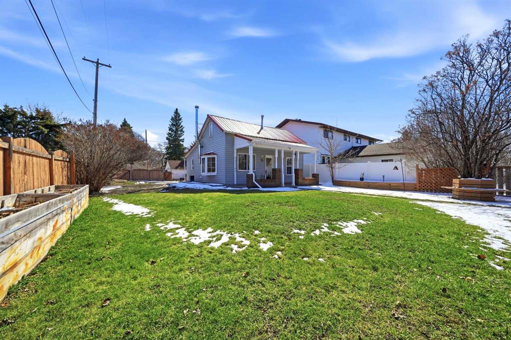 Additional image 2 of 5019 58 Street, Lacombe, AB, T4L1K7