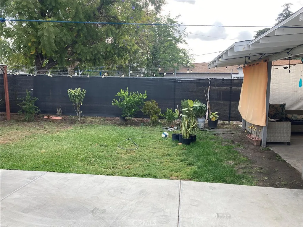 336 W 11th St, San Bernardino, CA 92410