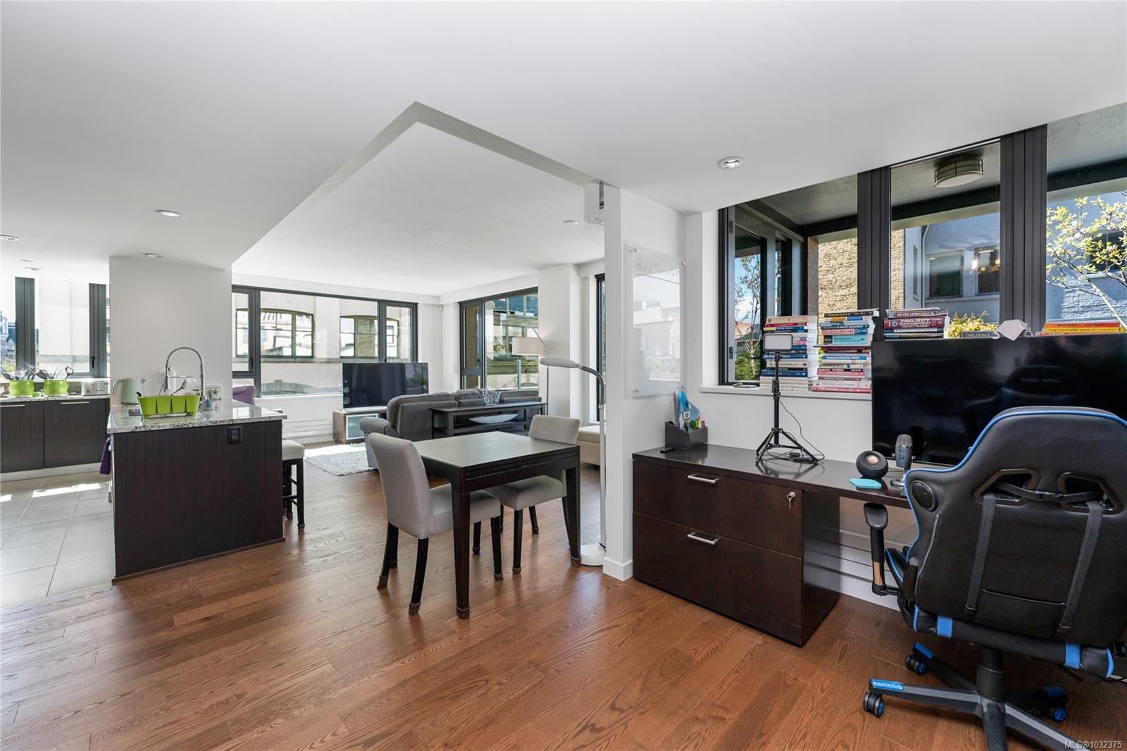 Additional image 6 of 302-608 Broughton Street, Victoria, BC, V8W 1C7