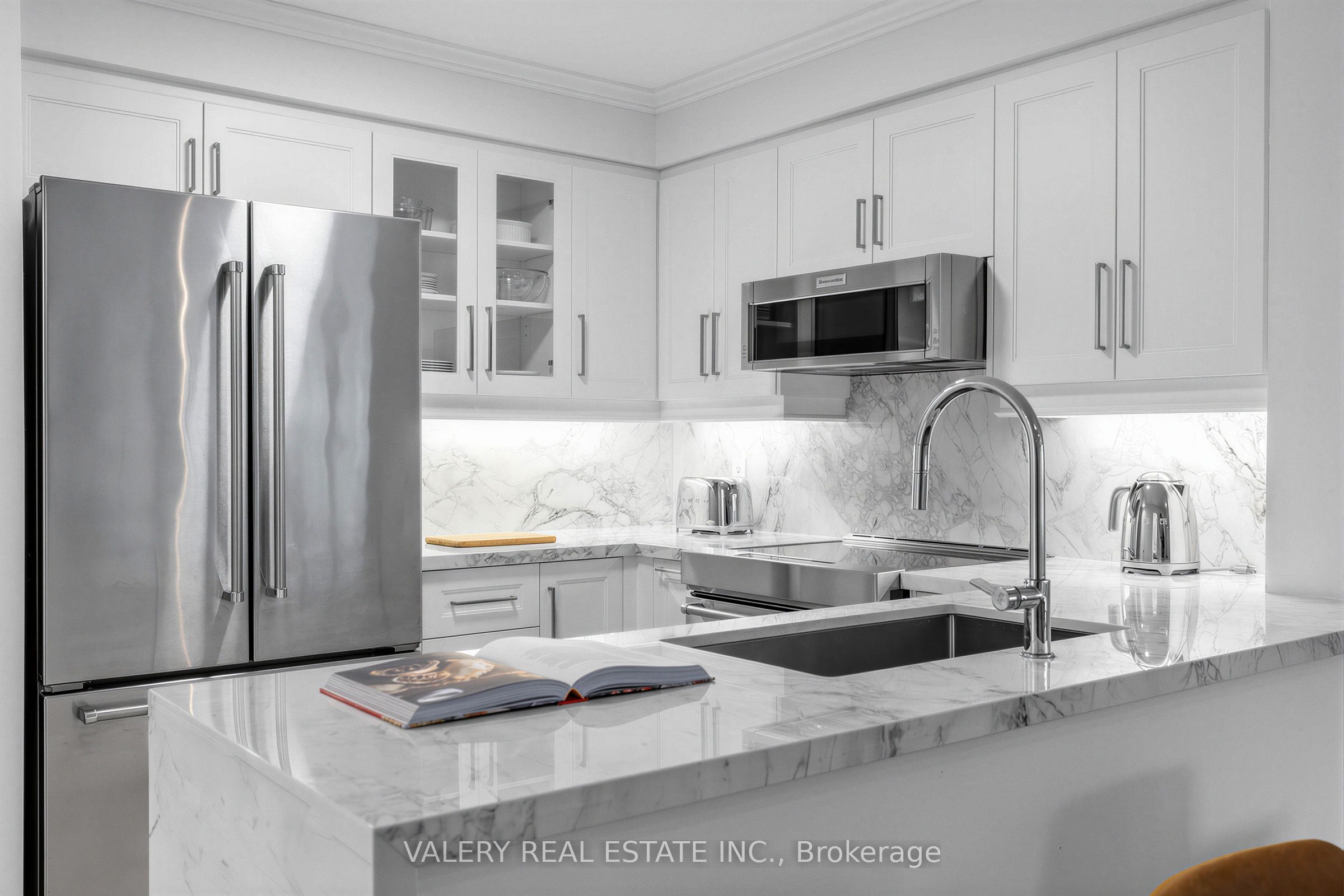 Additional image 3 of 1009-300 Bloor Street E, Toronto, ON, M4W 3Y2