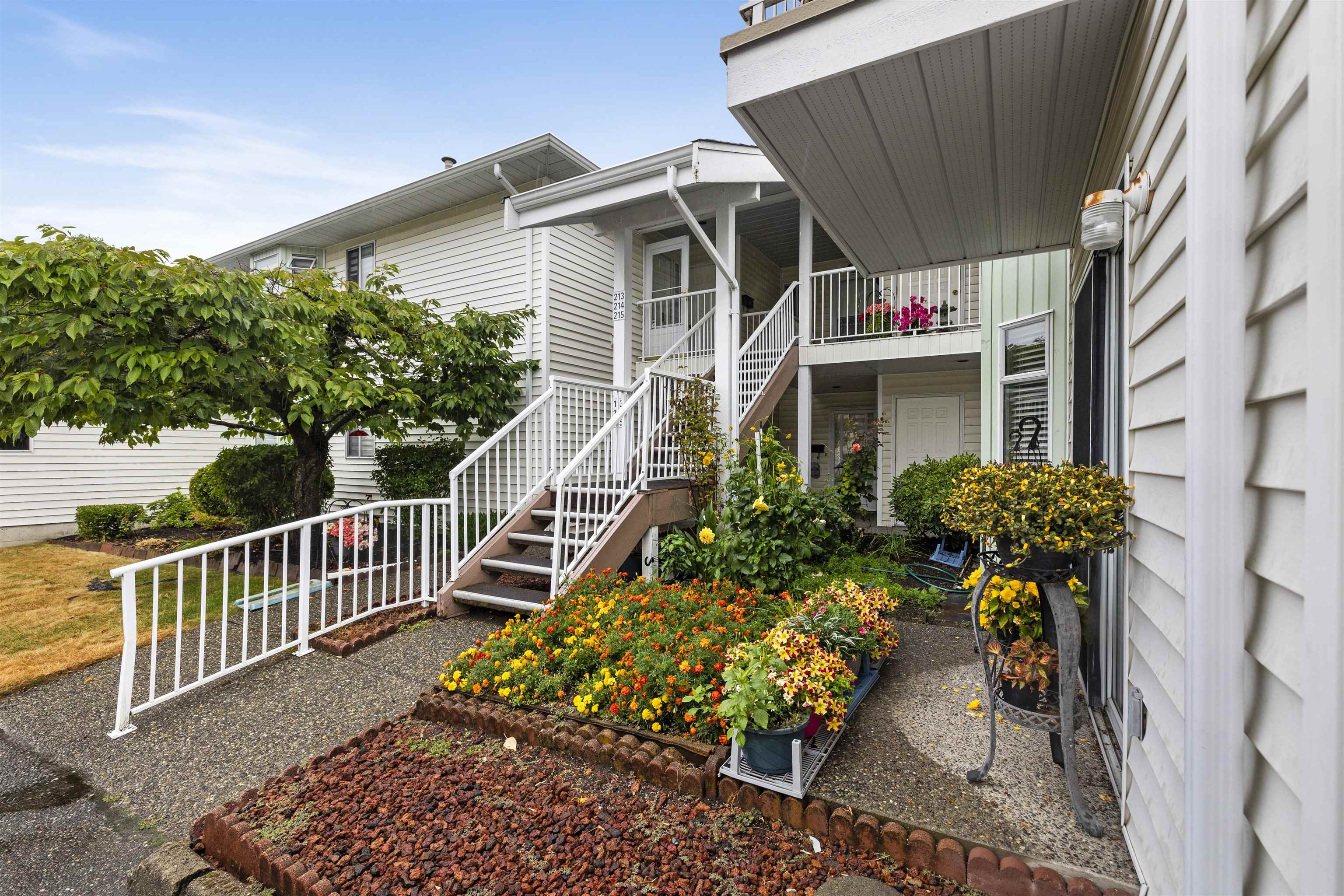 213-7156 121 Street, Surrey, BC, V3W 0J6