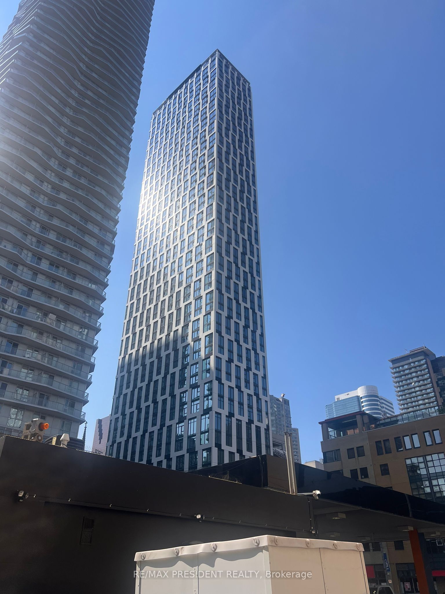907-252 Church Street E, Toronto, ON, M5B 0E6