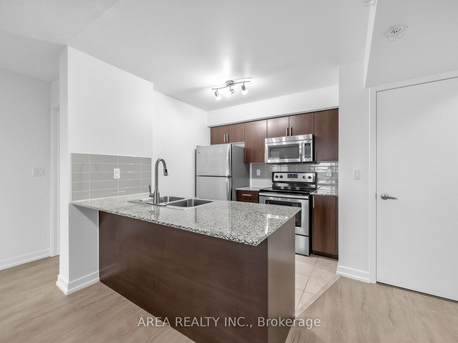 1410-1410 Dupont Street, Toronto, ON, M6H 2B1