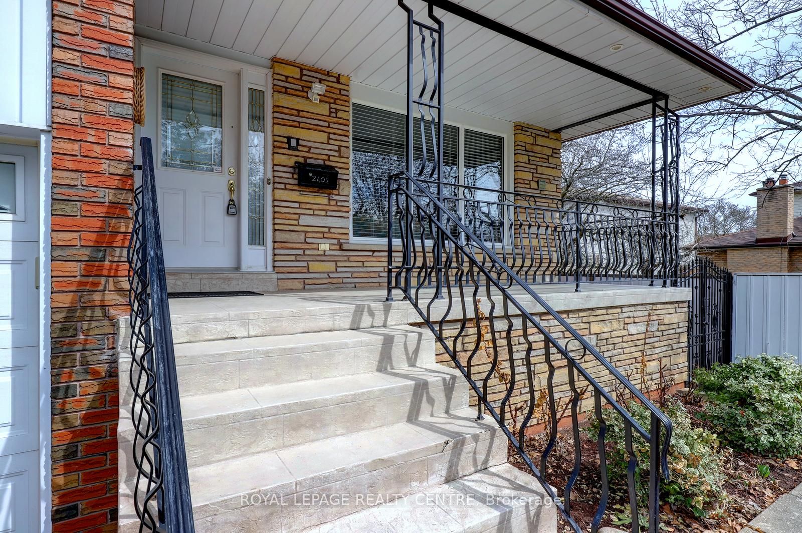 Additional image 3 of 2405 Rosemary Drive, Mississauga, ON, L5C 1X1