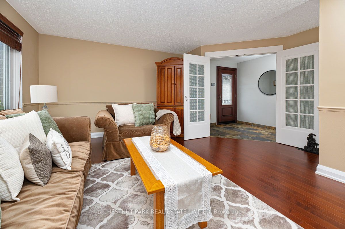 Additional image 5 of 16 Vanderbrent Crescent, Toronto, ON, M9R 3W8