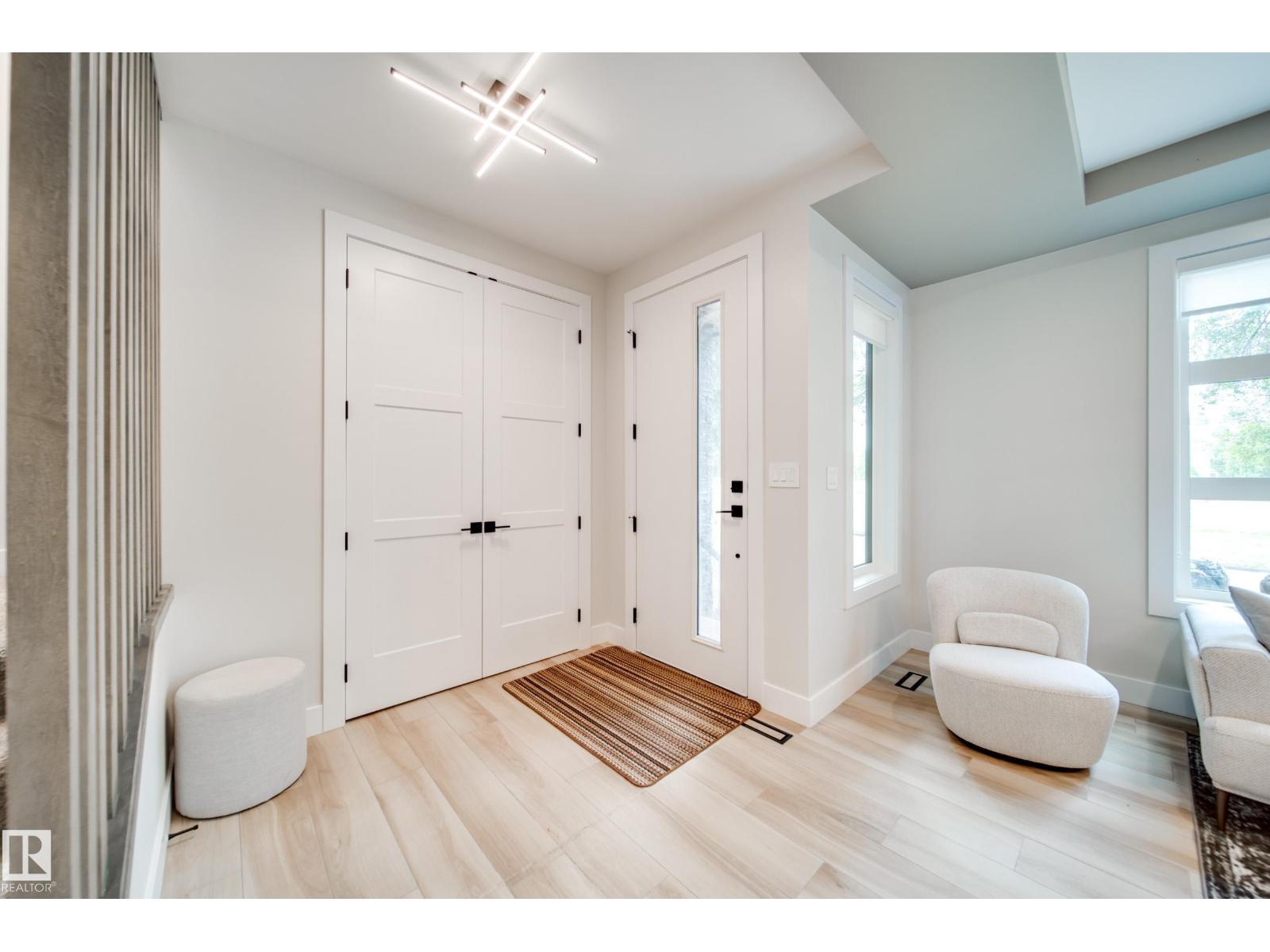 Additional image 3 of 9625 101 Street NW, Edmonton, AB, T5K0W7