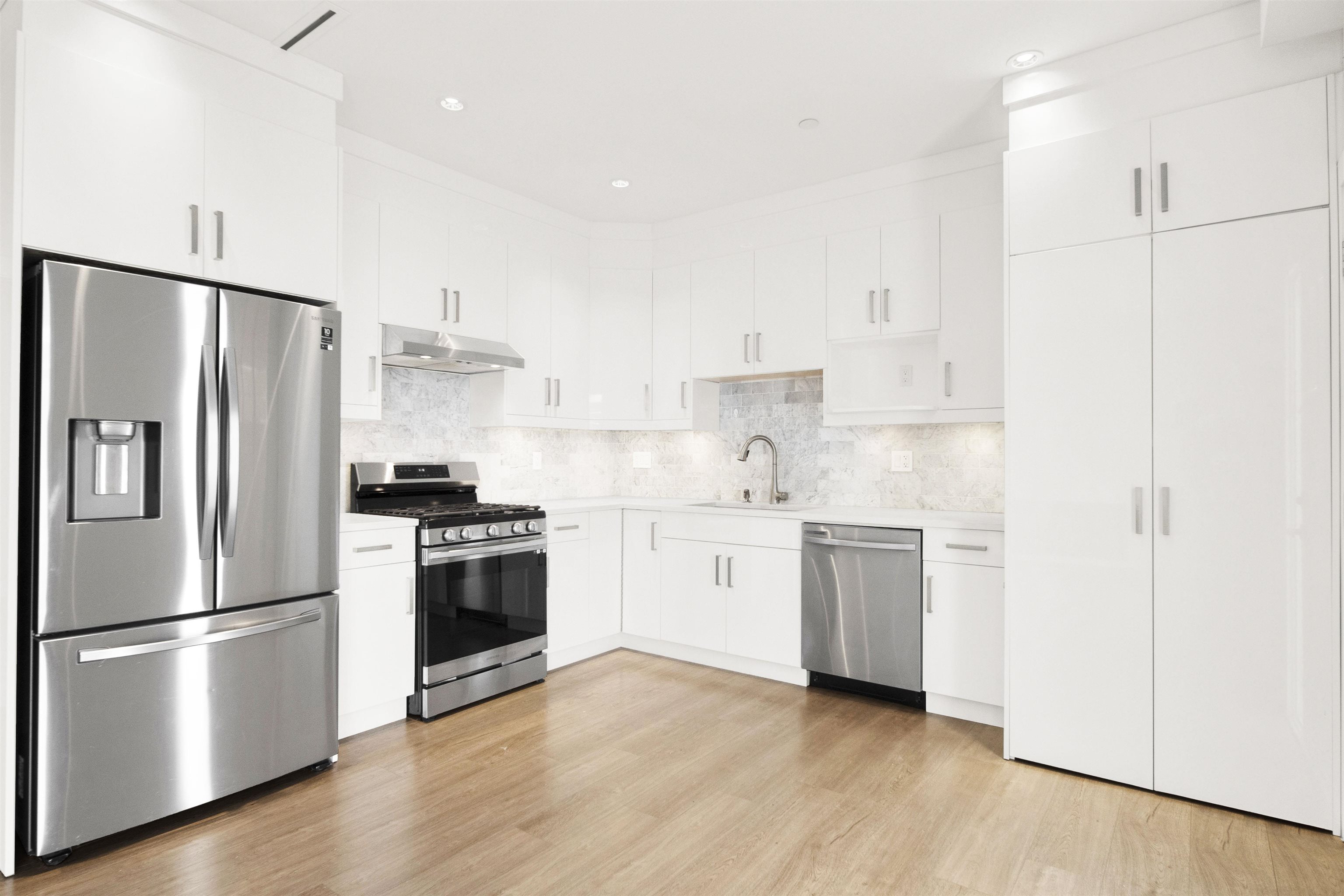 Additional image 2 of 3128 Kings Avenue, Vancouver, BC, V5R 4T4
