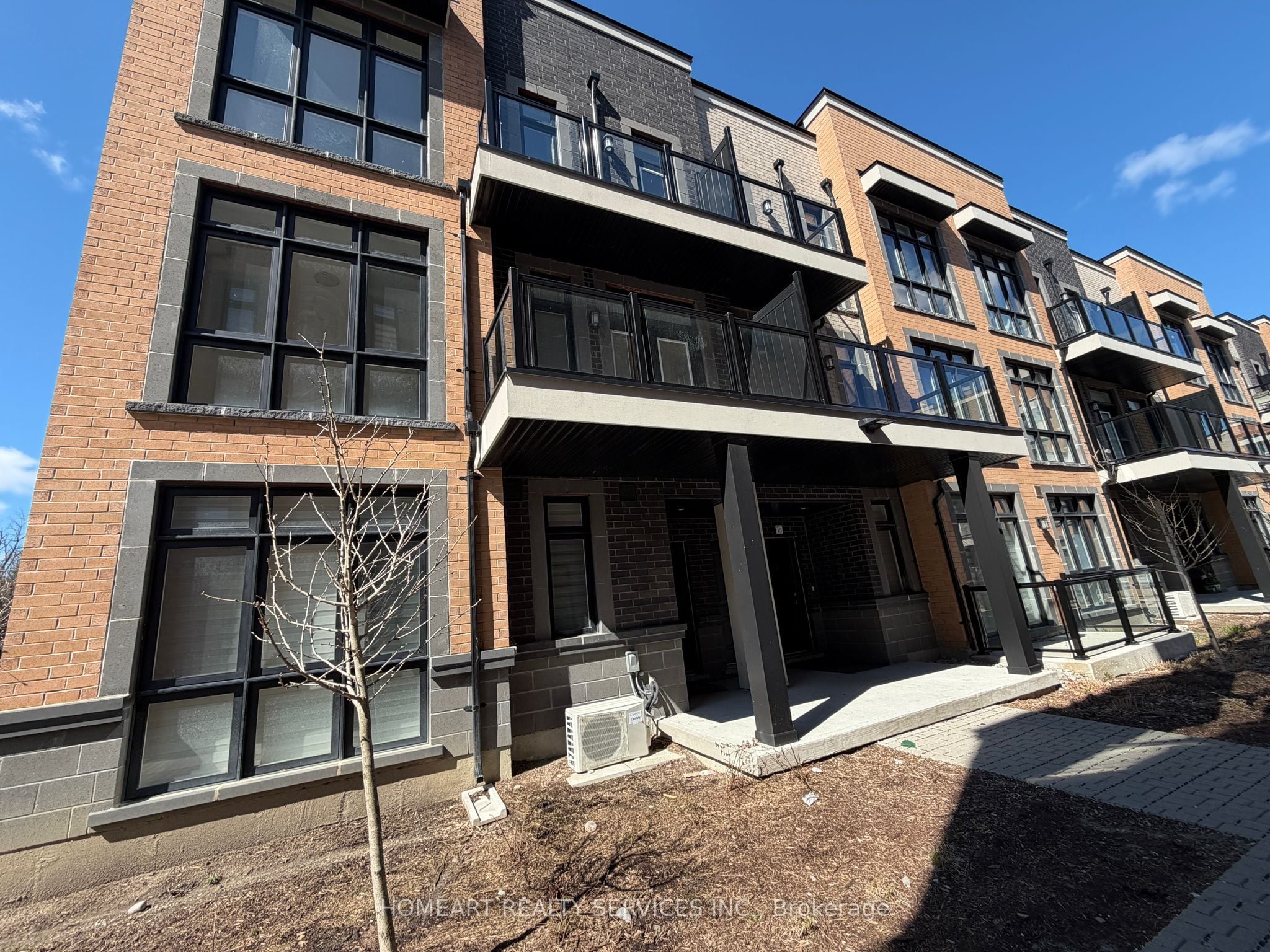 8-6 Sayers Lane, Richmond Hill, ON, L4E 1J4