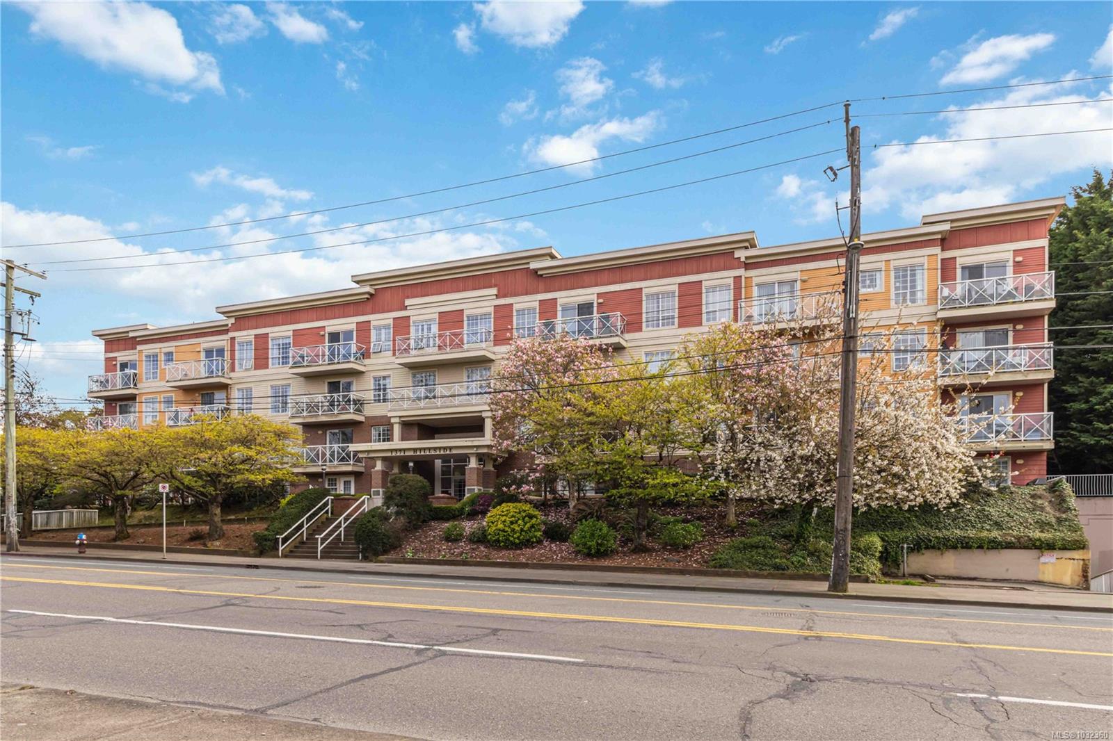 Additional image 3 of 211-1371 Hillside Avenue, Victoria, BC, V8T 2B3