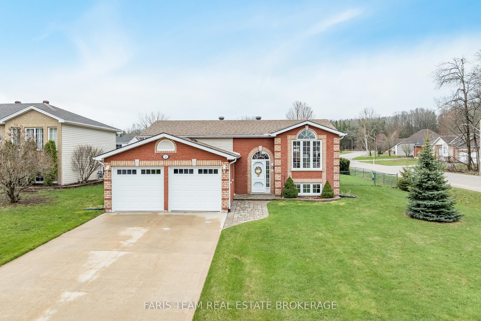 2 Sheffcote Street, Penetanguishene, ON, L9M 1W1
