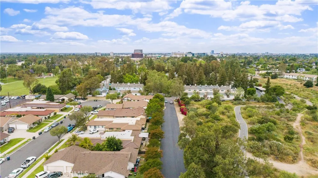 Additional image 37 of 700 E Lake Drive Unit 27, Orange, CA 92866