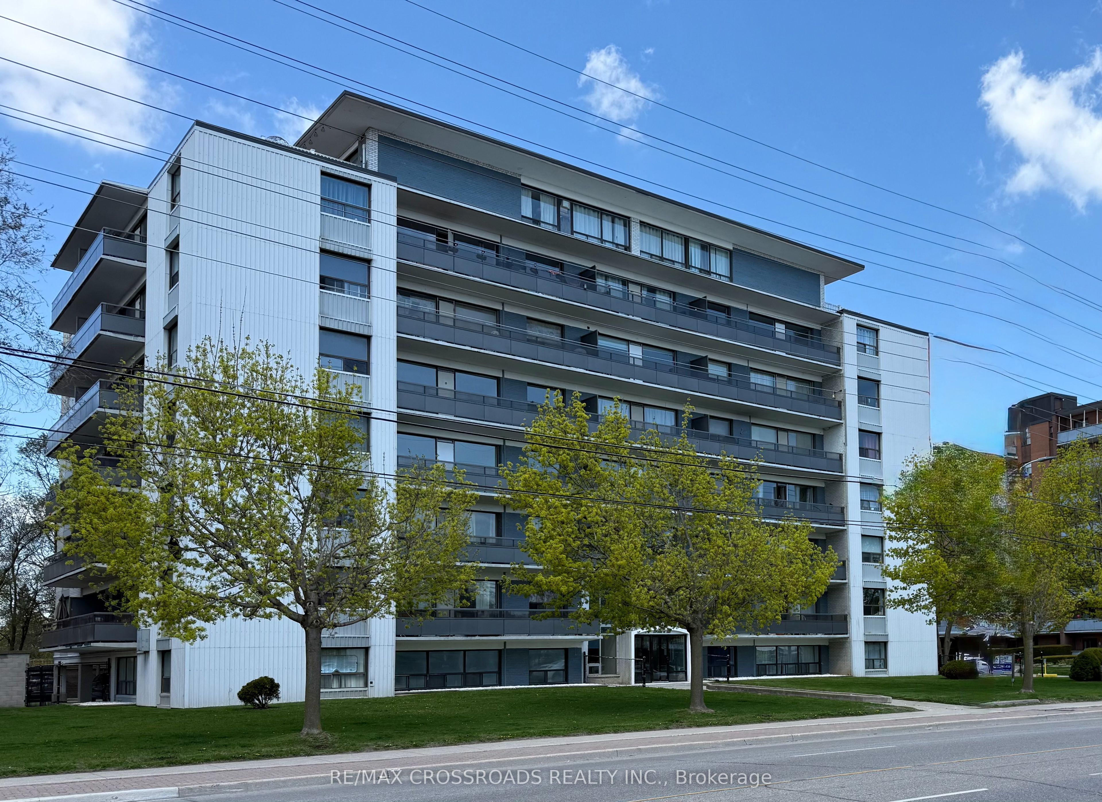 610-363 Lakeshore Road E, Mississauga, ON, L5G 1H7