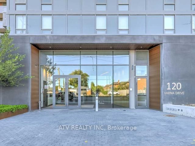 Additional image 2 of 1521-120 Varna Drive, Toronto, ON, M6A 1N3