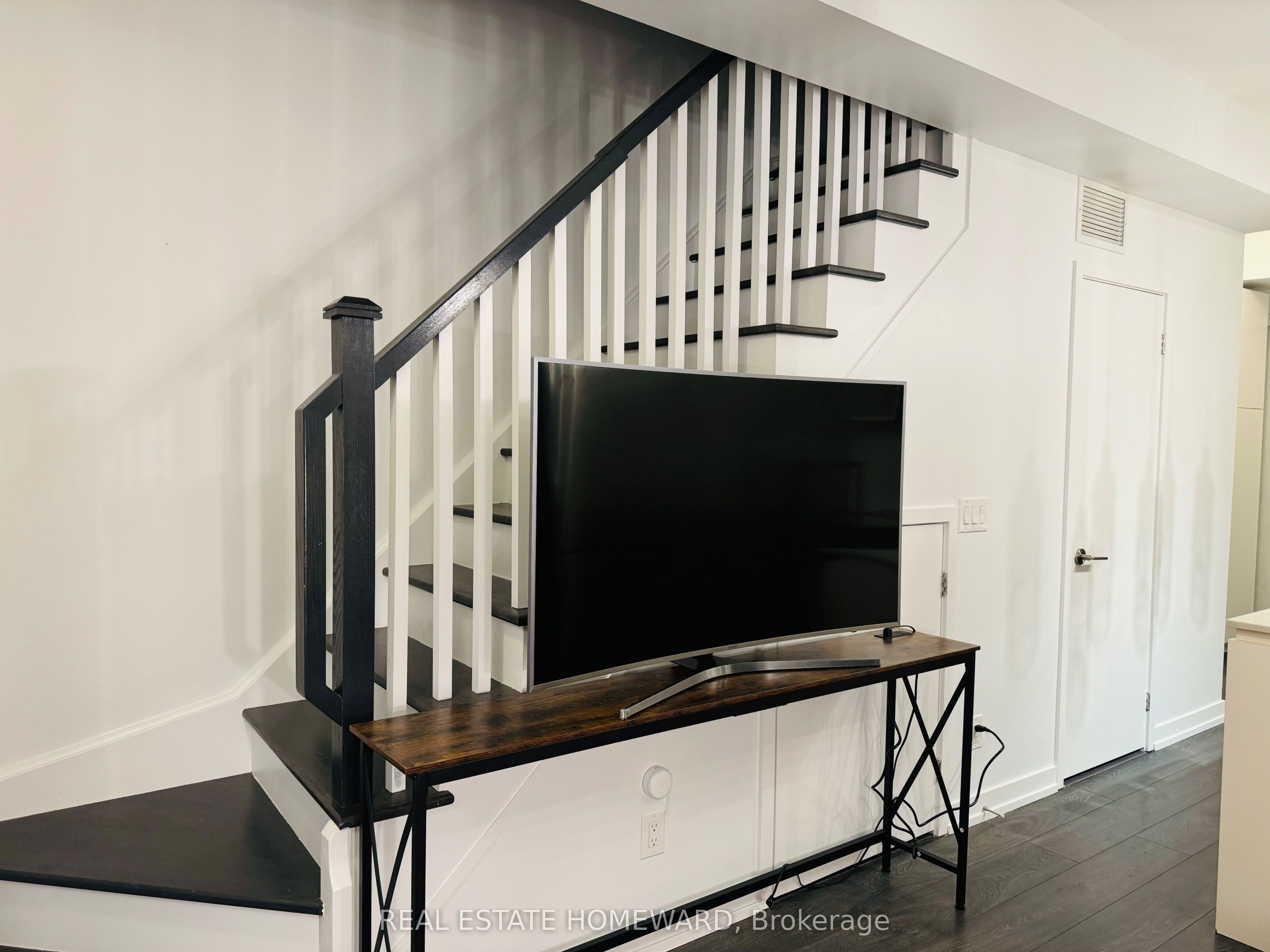 Additional image 6 of 17 St. Bartholomew Street, Toronto, ON, M5A 0A3