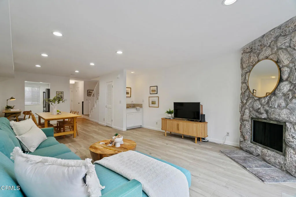 Additional image 28 of 544 E Magnolia Blvd Unit D, Burbank, CA 91501