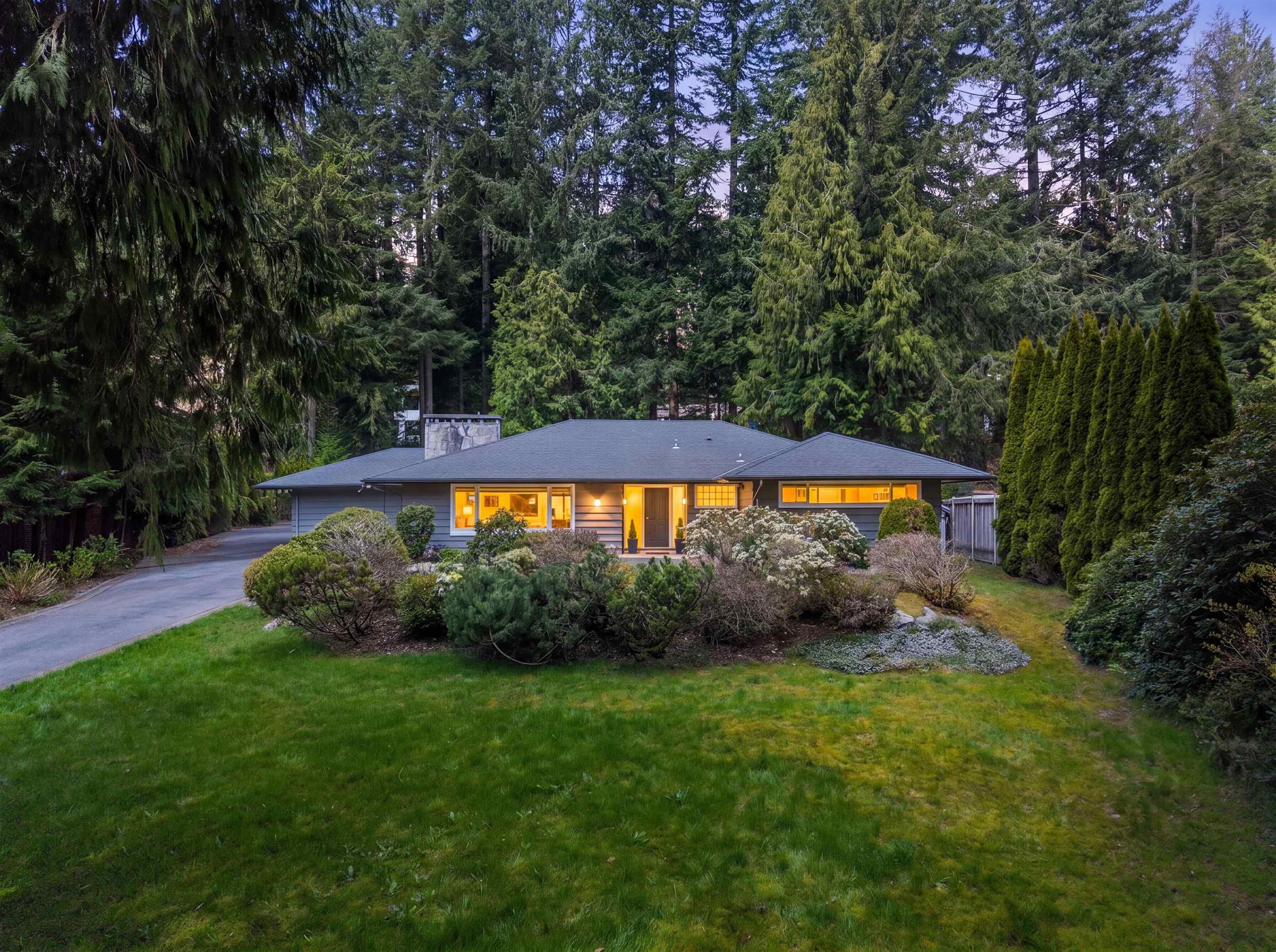355 Rabbit Lane, West Vancouver, BC, V7S 1J1