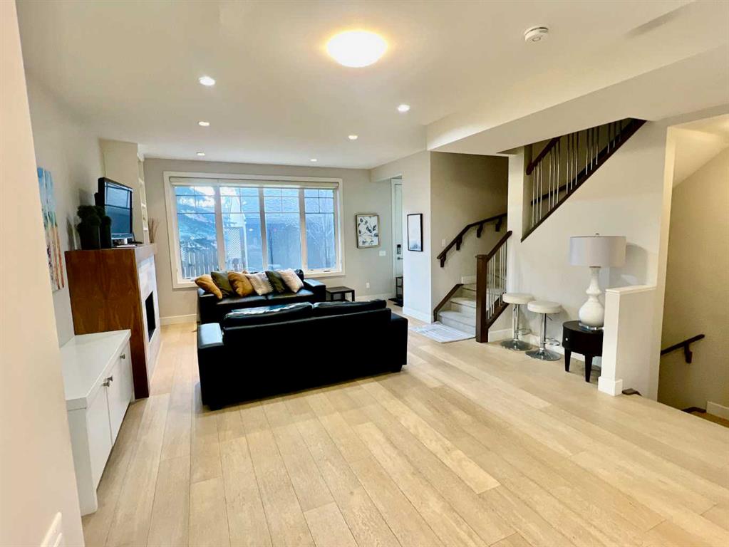 2-924 3 Avenue NW, Calgary, AB, T2N 0J6