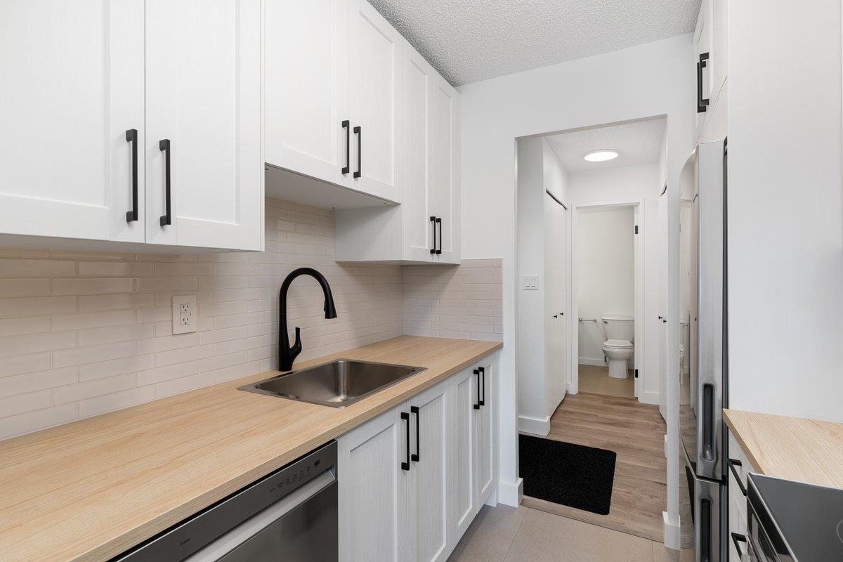 Additional image 3 of 212-12096 222 Street, Maple Ridge, BC, V2X 5W1