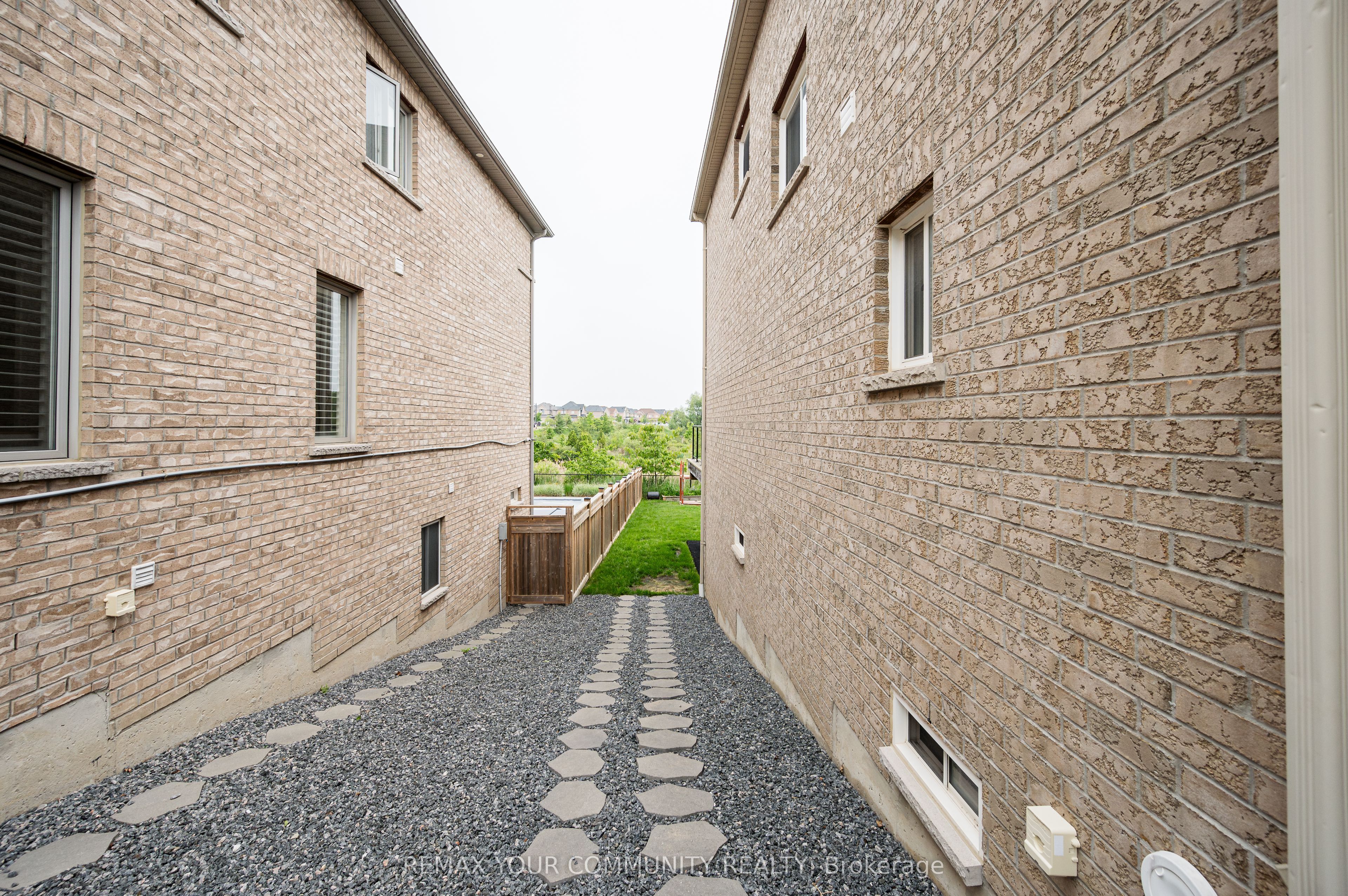 Additional image 2 of LOWER-176 Aishford Road, Bradford West Gwillimbury, ON, L3Z 0P4