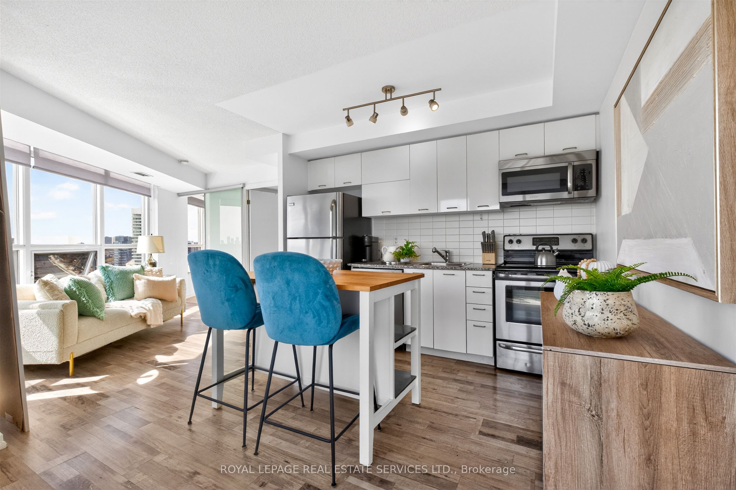 Additional image 3 of 1318-38 Joe Shuster Way, Toronto, ON, M6K 0A5