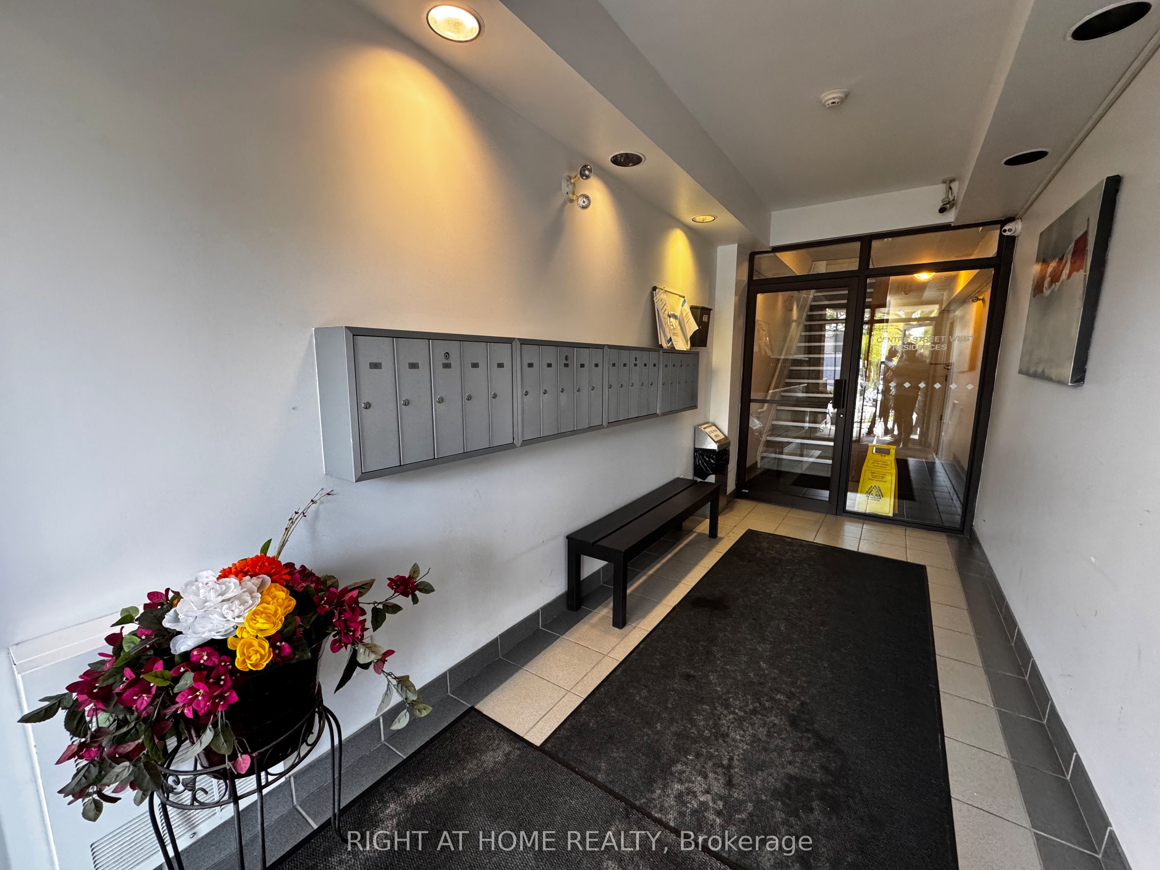 Additional image 2 of Unit 210 1 Centre Street W, Richmond Hill, ON, L4C 3P3