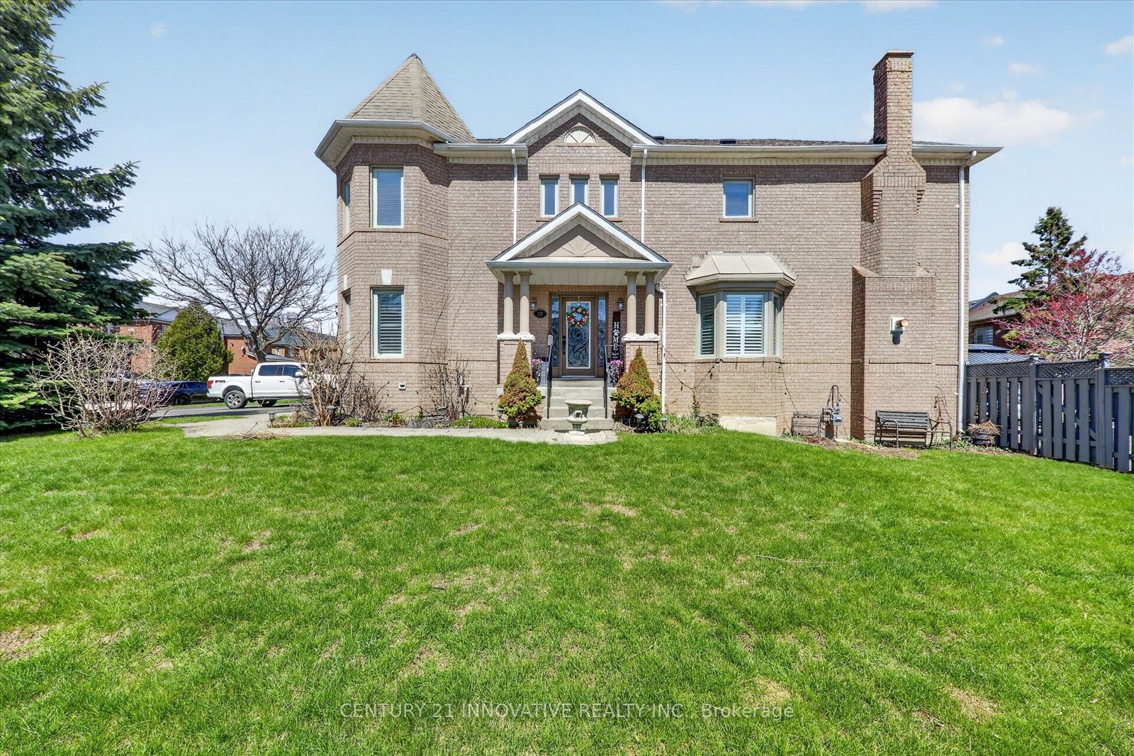 Additional image 3 of 255 Denise Circle, Newmarket, ON, L3X 2K1