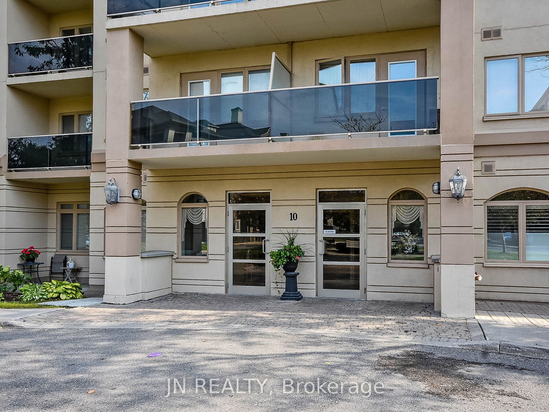 Additional image 3 of 109-10 Dayspring Circle, Brampton, ON, L6P 1B9