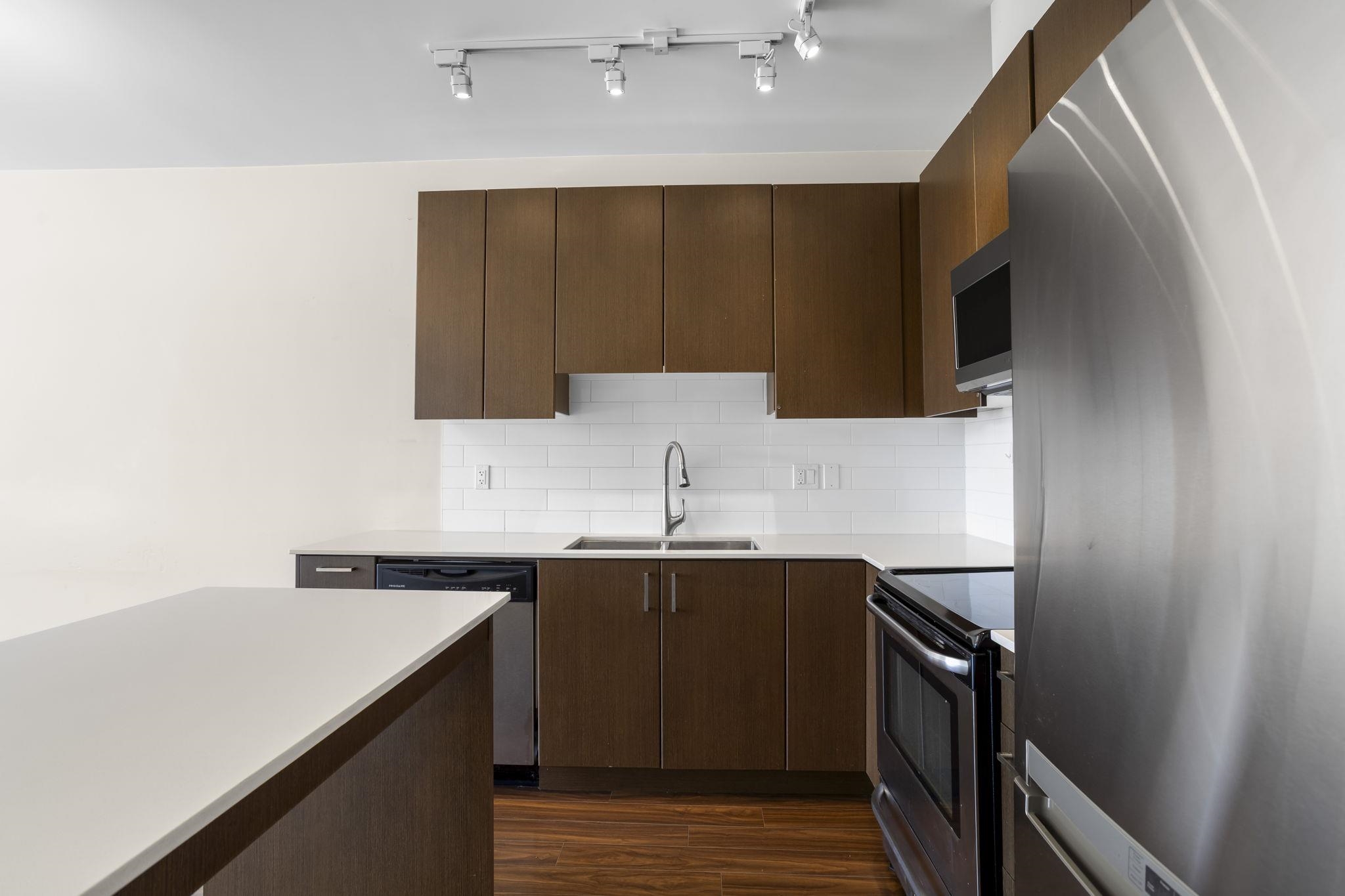 Additional image 3 of 307-2351 Kelly Avenue, Port Coquitlam, BC, V3C 0C6