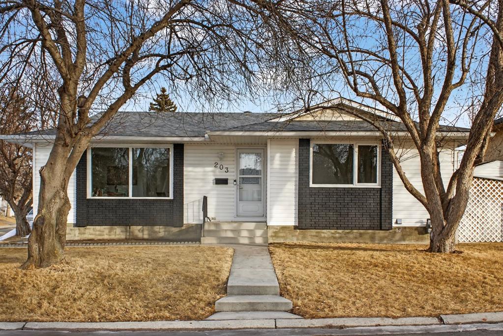 203 Lynnover Place SE, Calgary, AB, T2C 1L5