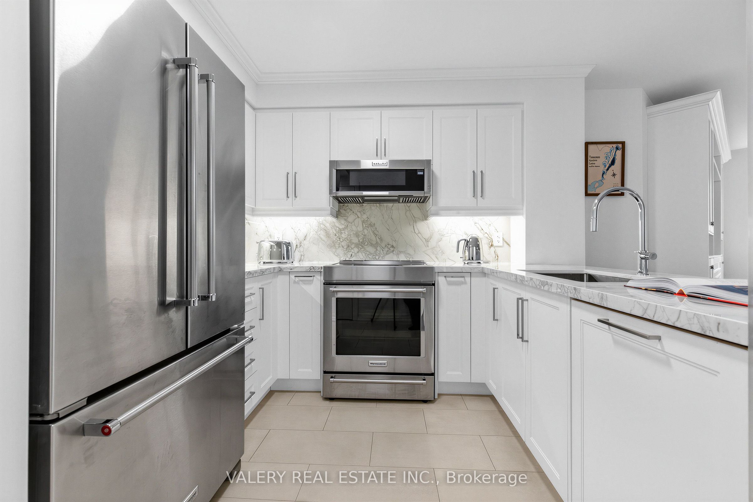 Additional image 2 of 1009-300 Bloor Street E, Toronto, ON, M4W 3Y2