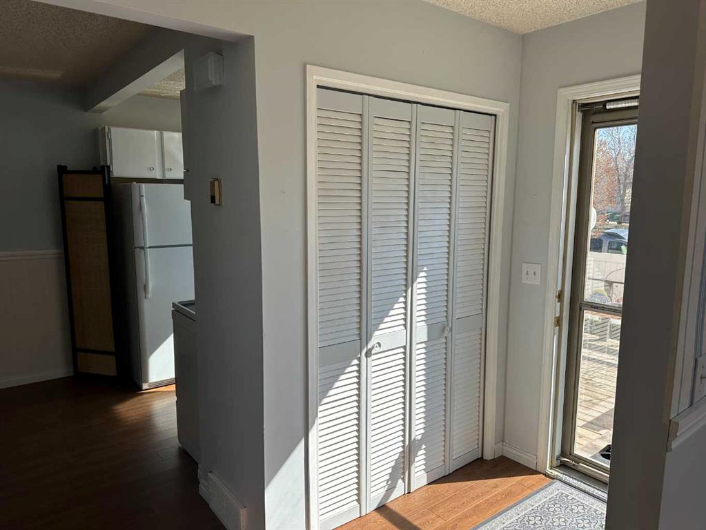Additional image 6 of 100-740 Bracewood Drive SW, Calgary, AB, T2W3N3