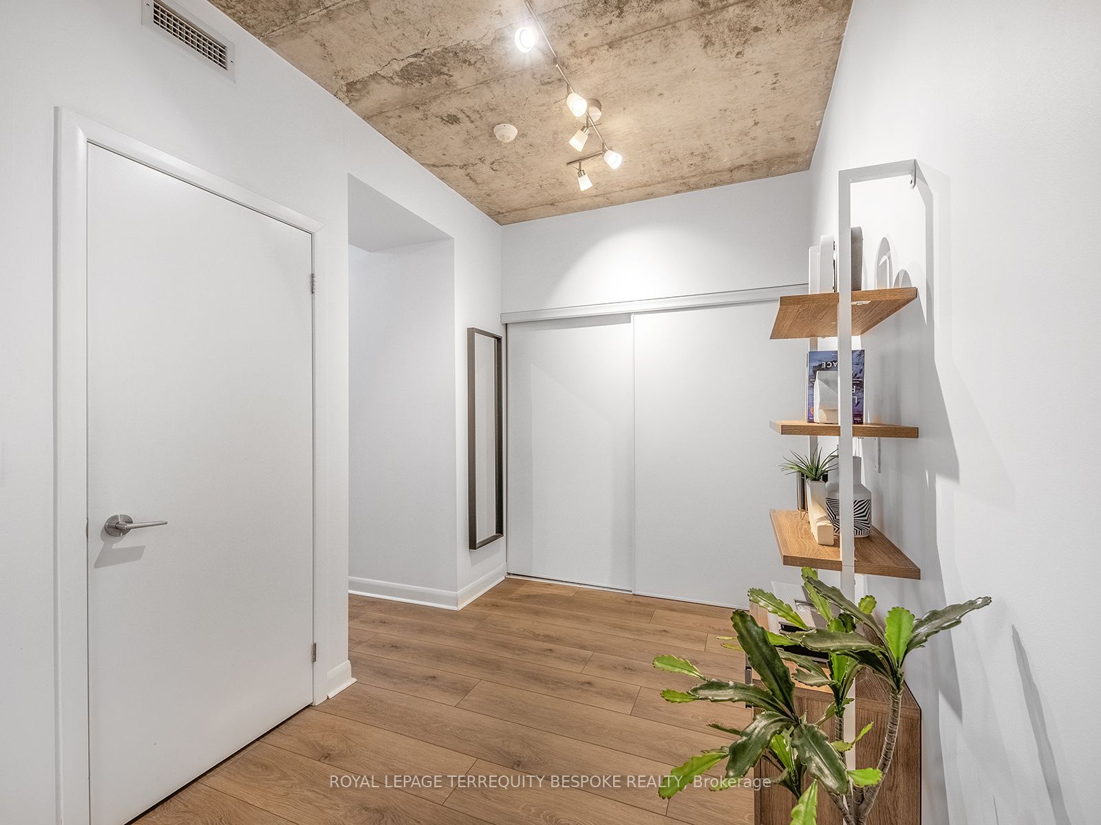 Additional image 4 of 202-478 King Street W, Toronto, ON, M5V 0A8