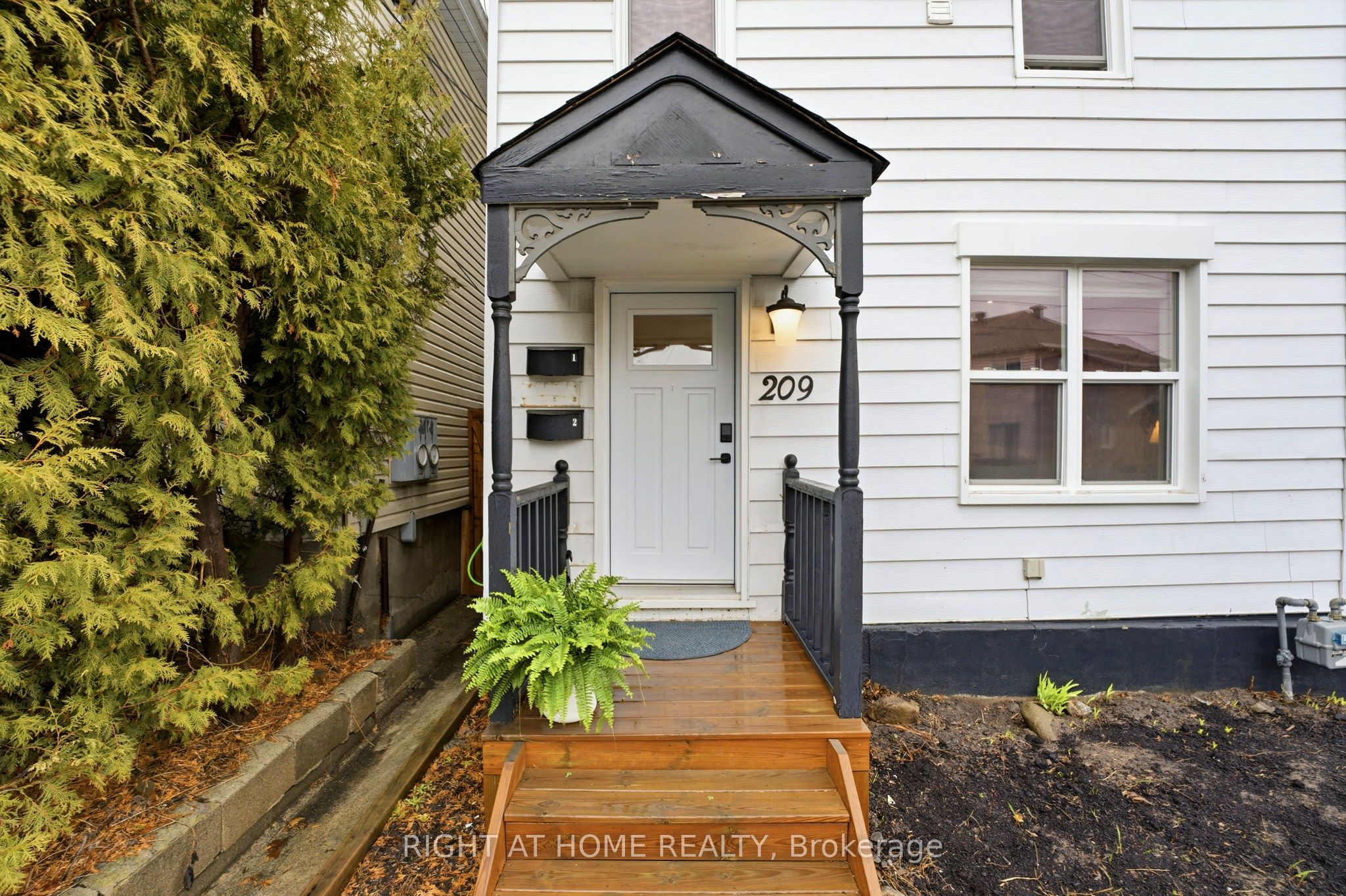 Additional image 2 of 209 Marier Avenue, Ottawa, ON, K1L 5R4