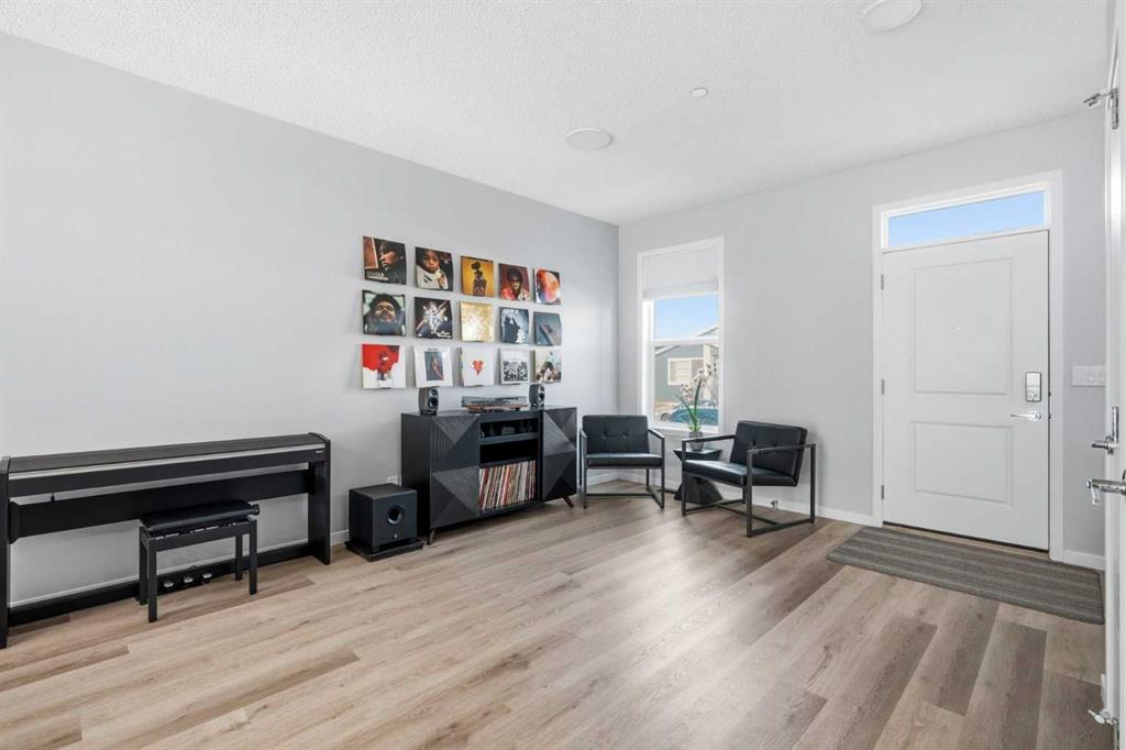 Additional image 4 of 49 Lucas Grove NW, Calgary, AB, T3P 1R4