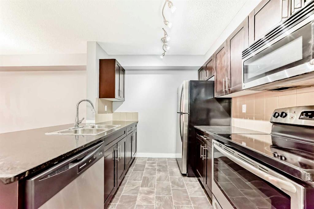 Additional image 4 of 4304-403 Mackenzie Way SW, Airdrie, AB, T4B 3V7