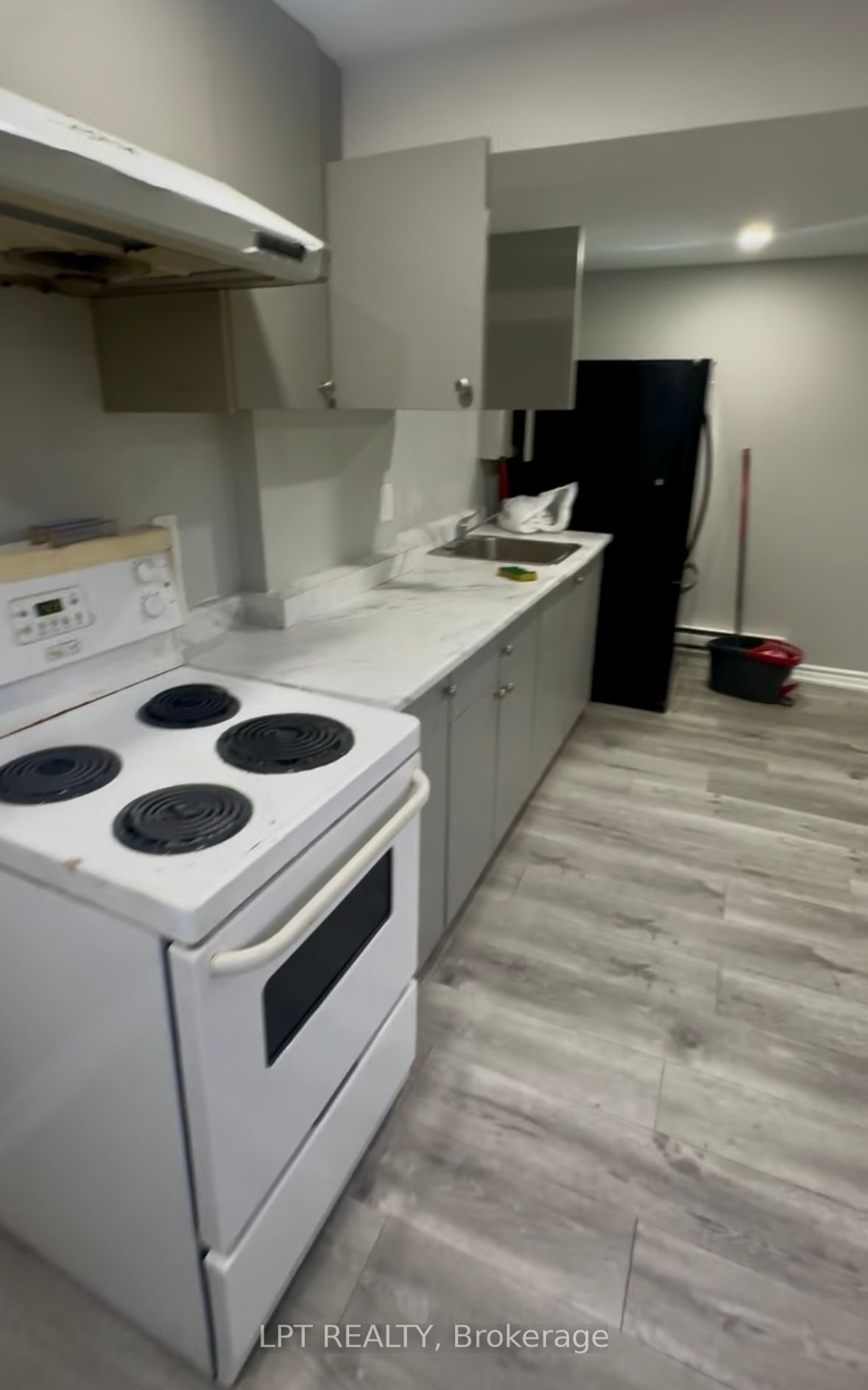 Additional image 2 of bsmnt-40 Gladstone Square, Brampton, ON, L6S 2H5