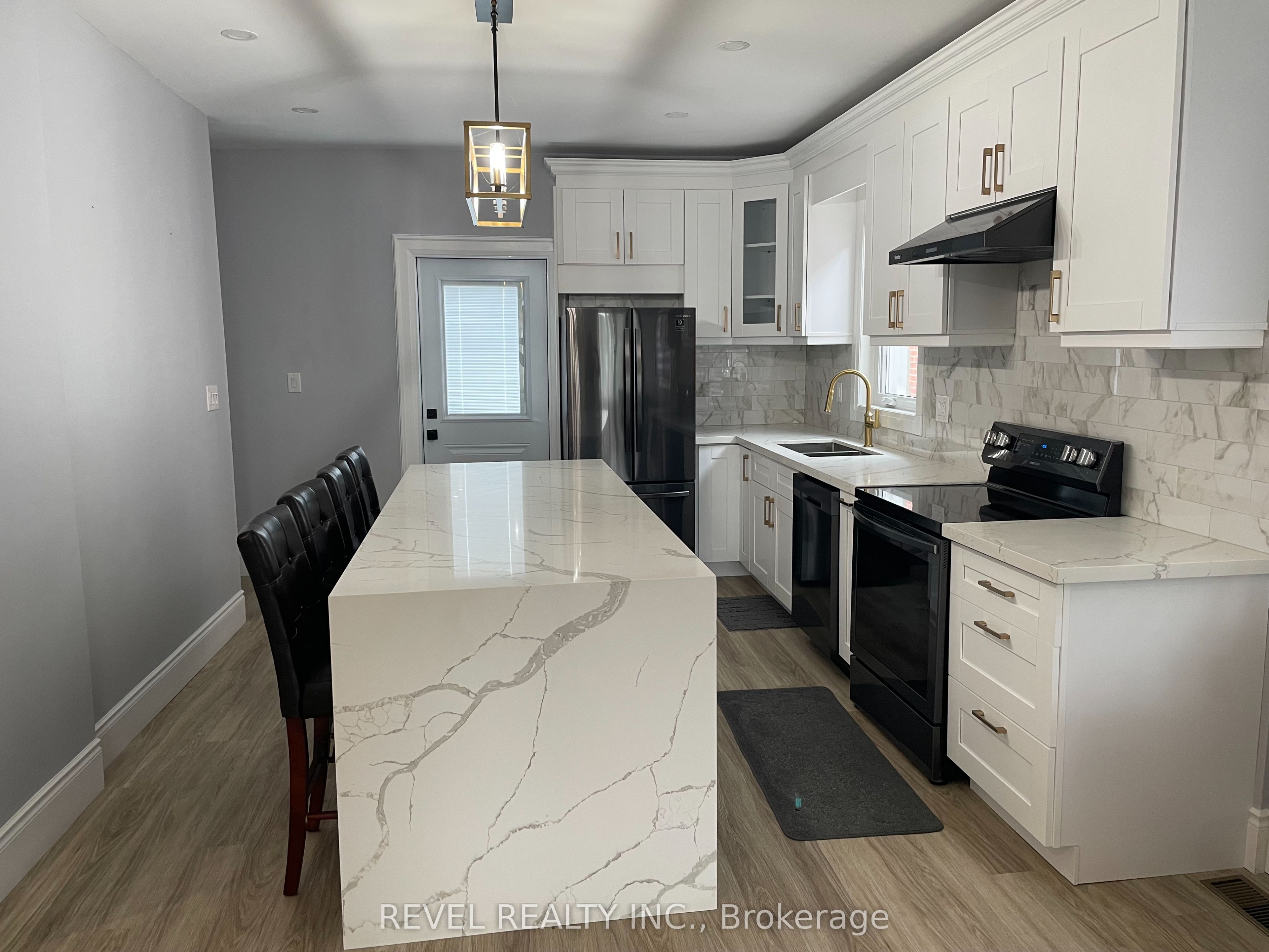 Additional image 3 of Front Room-520 Cochrane Road, Hamilton, ON, L8K 3H5