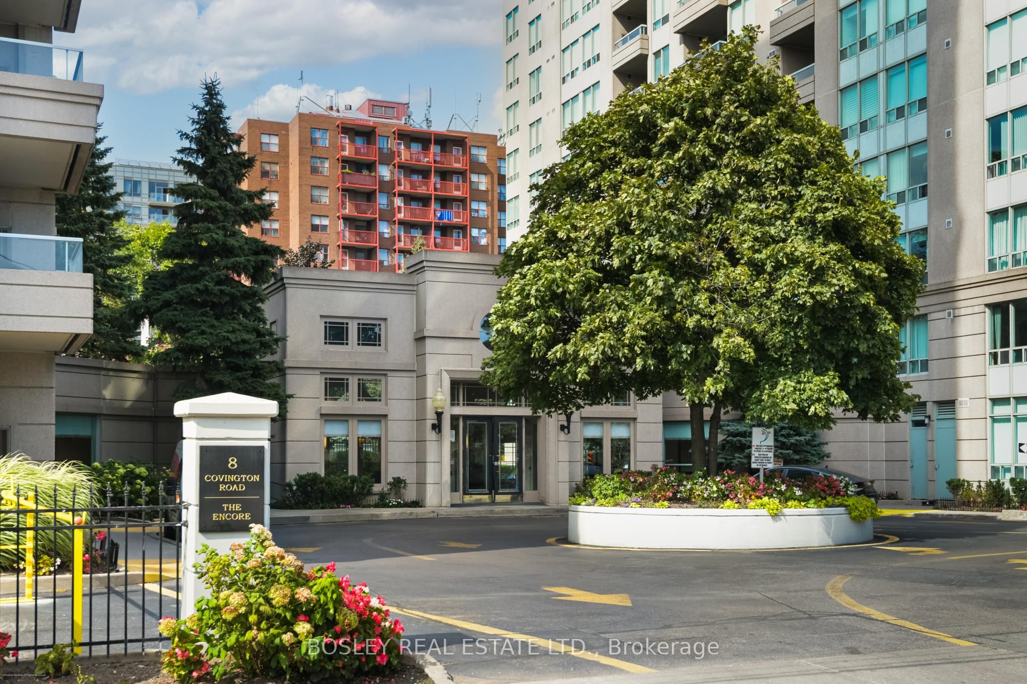 403-2 Covington Road, Toronto, ON, M6A 3E2 photo 2