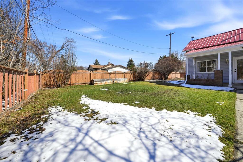 Additional image 3 of 5019 58 Street, Lacombe, AB, T4L1K7
