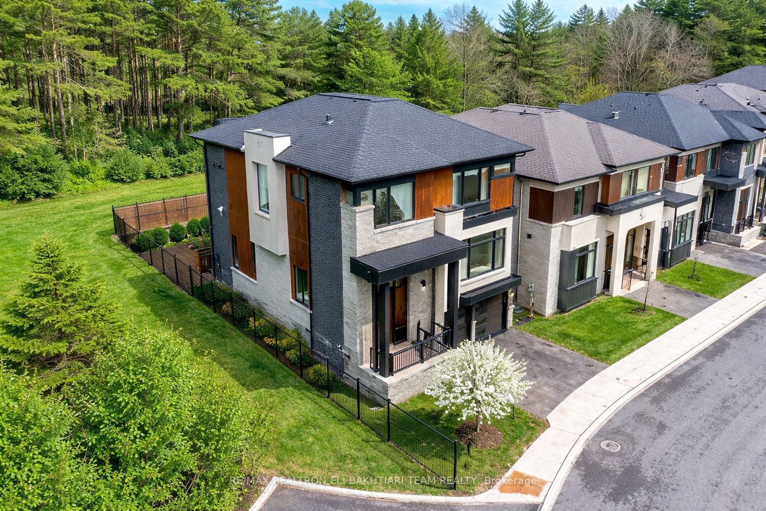 Additional image 5 of 50 Royal Hill Court, Aurora, ON, L4G 3Z7